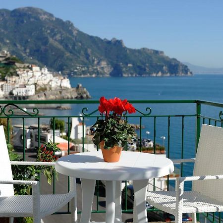 Amalfi Blue Flowers A Appartement Buitenkant foto