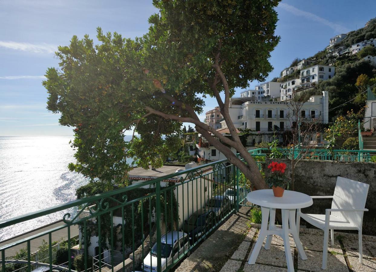 Amalfi Blue Flowers A Appartement Buitenkant foto